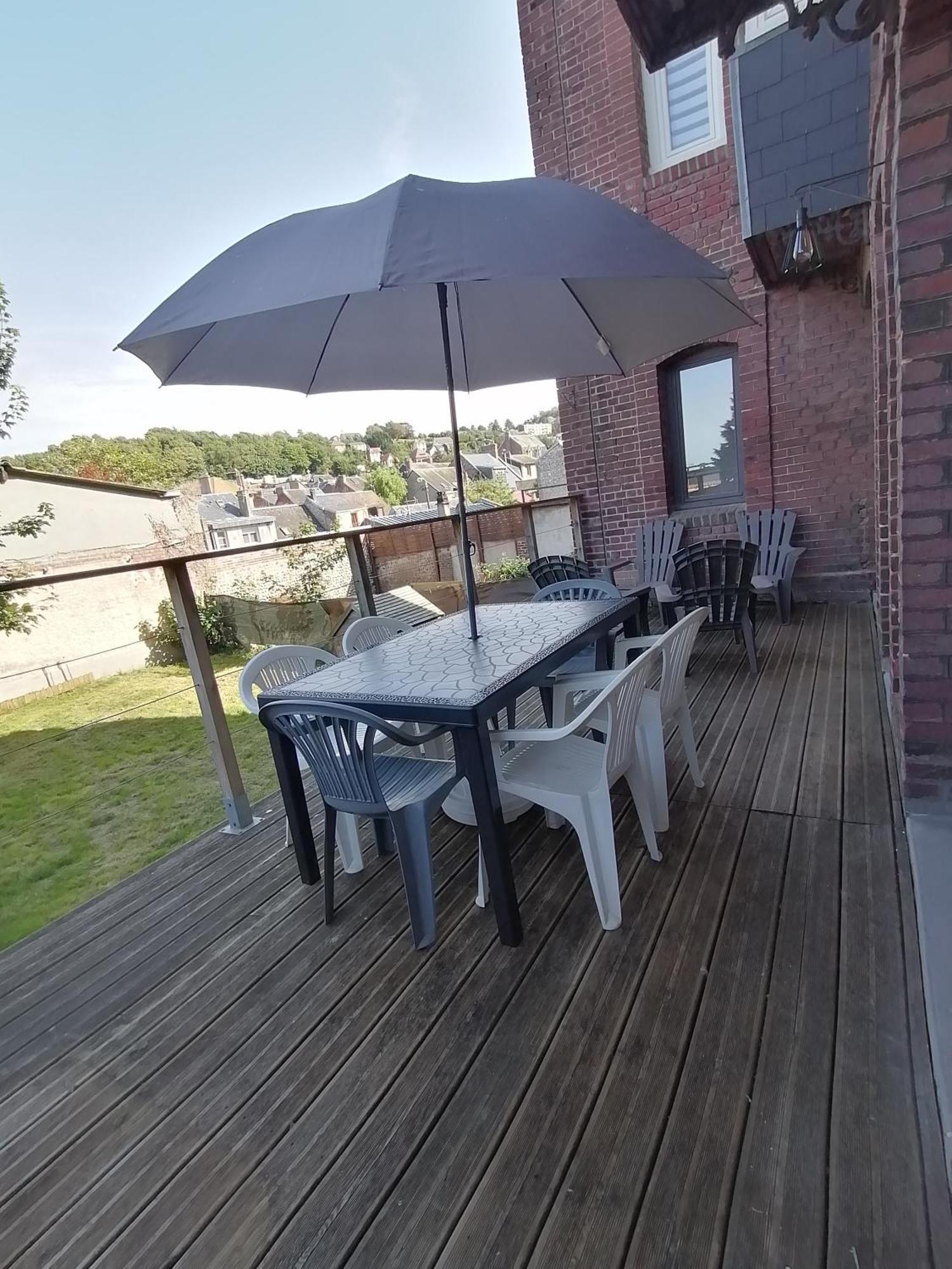 O Pilotis Avec Terrasse Et Jardin Appartement Le Tréport