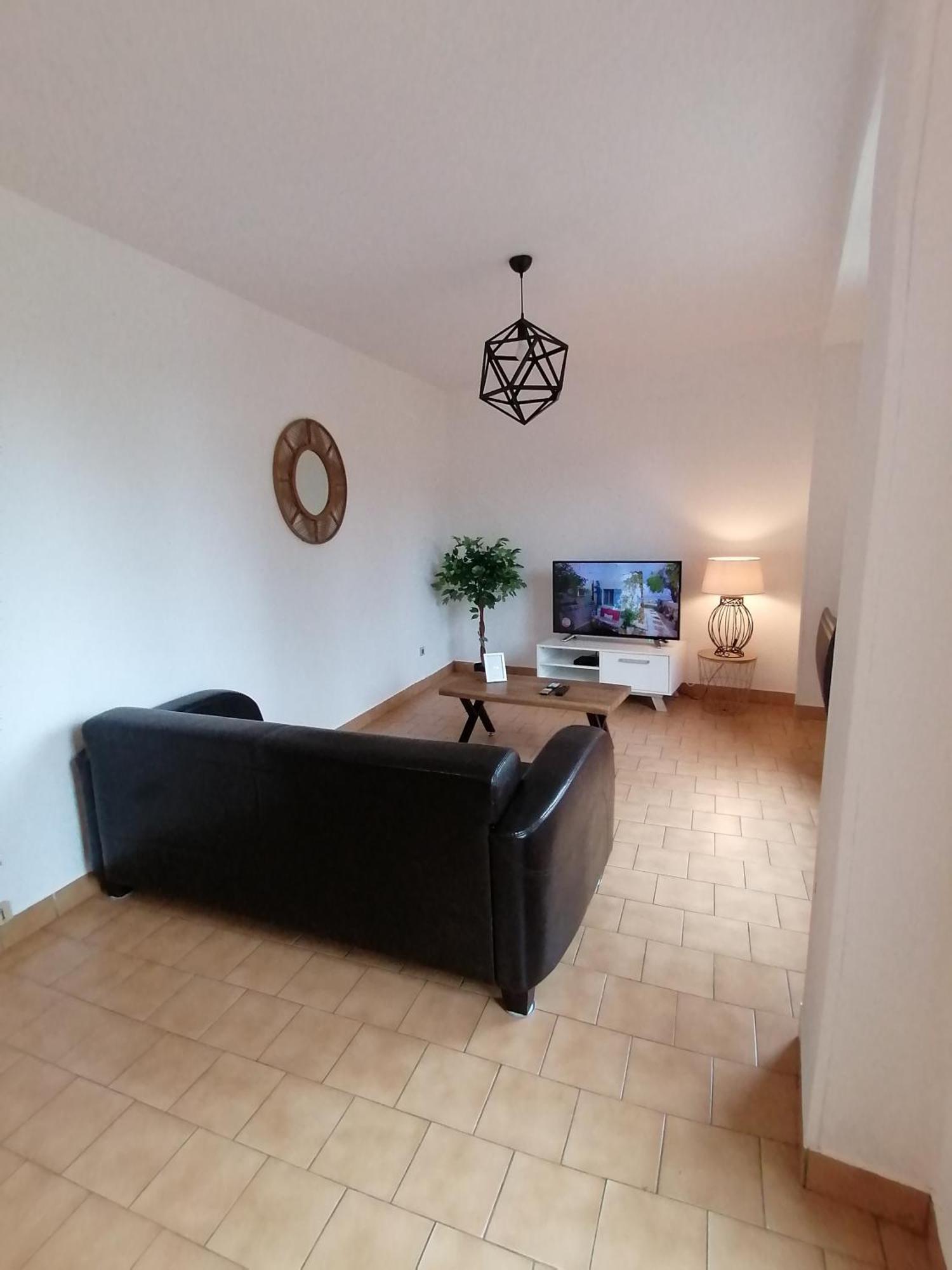 Appartement O Pilotis Avec Terrasse Et Jardin *